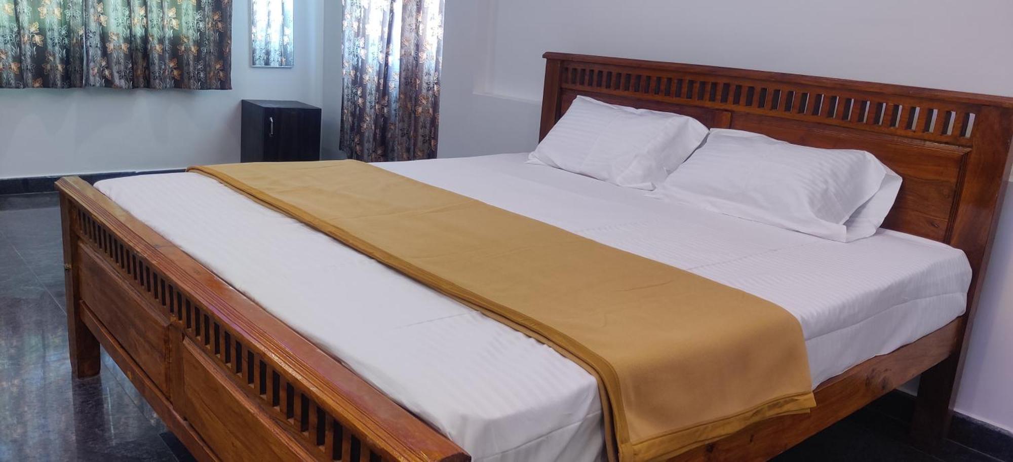 Aadhi Esha Residency Hotel Tiruvannāmalai Exterior foto
